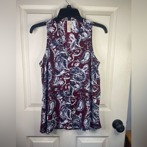 Allison Joy Tops - Allison‎ Joy sleeveless pattern blouse.